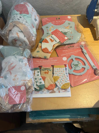 JuJuBe Baby Gift Bundles Happy Vibes w/ Reversible Blanket - 2