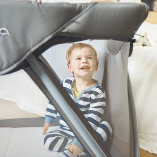 Nuna SENA Aire Playard with Zip-Off Bassinet Caviar - 21