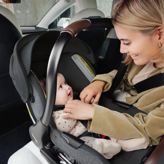 Romer Juni Infant Car Seat with Versa Base - 3